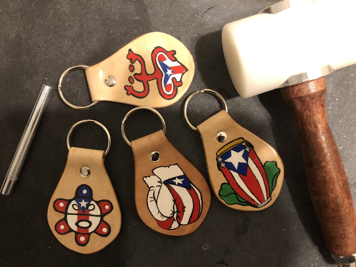 Leather Work/Trabajo en Cuero
